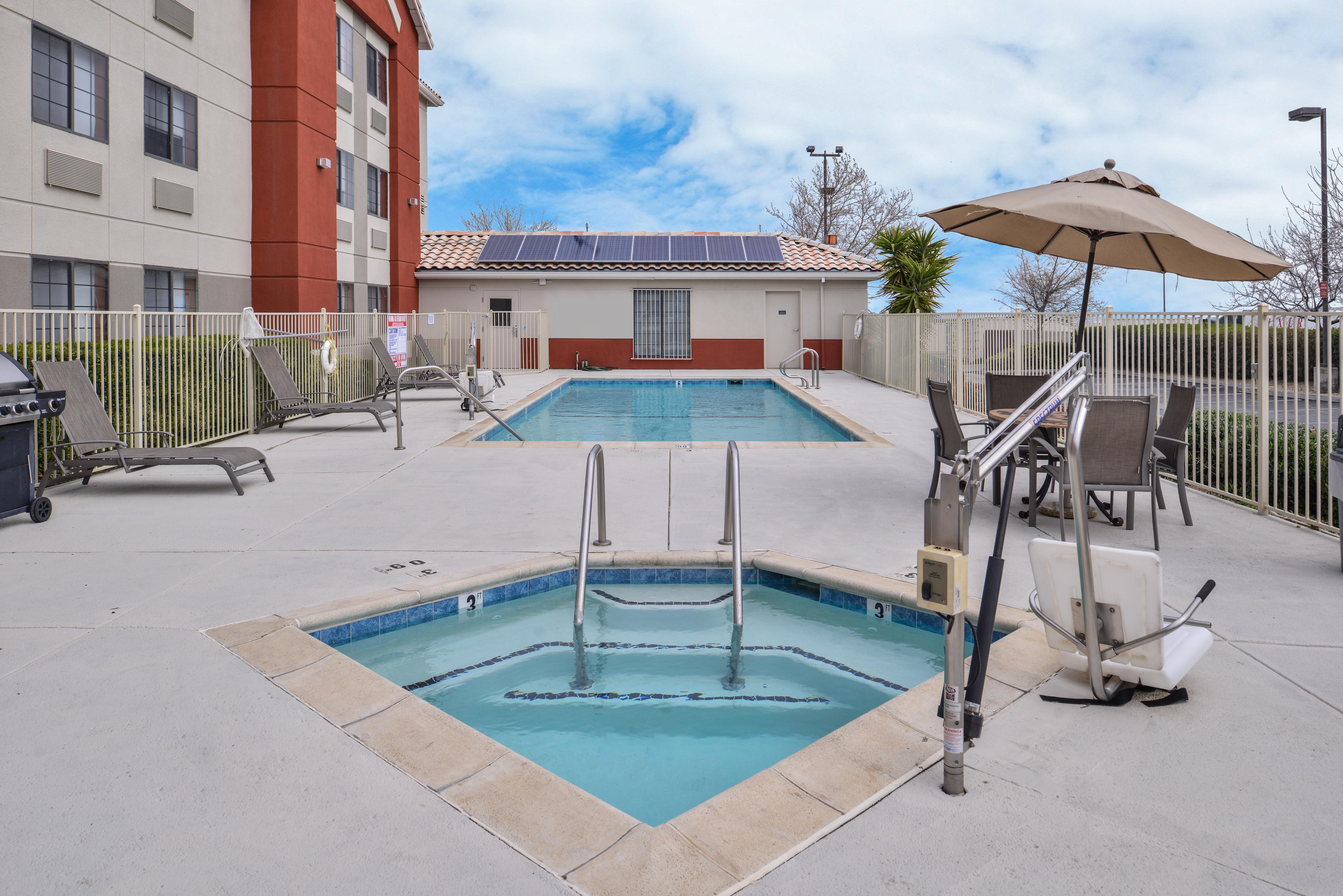 Holiday Inn Express Westley By Ihg Exterior foto