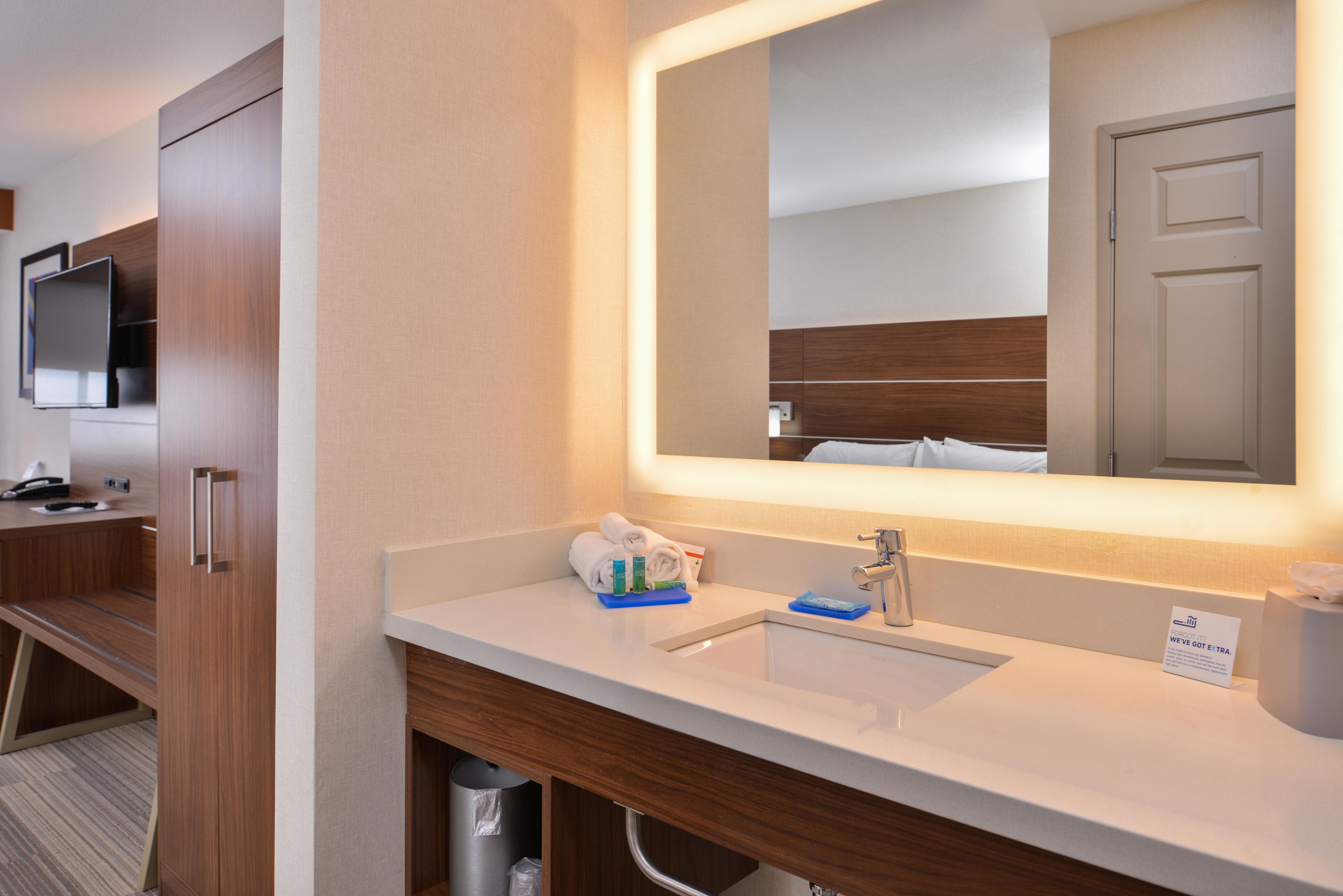 Holiday Inn Express Westley By Ihg Exterior foto