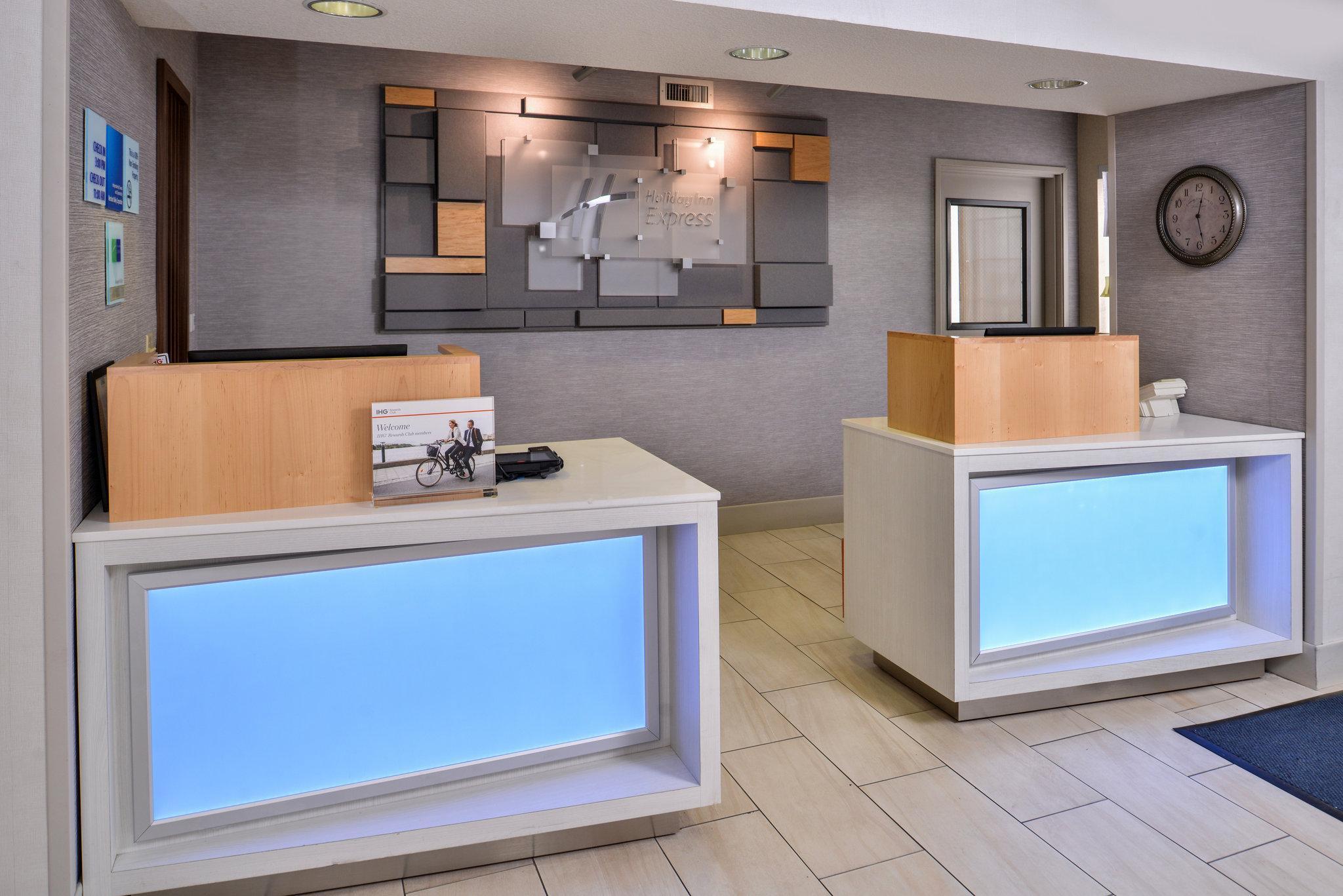 Holiday Inn Express Westley By Ihg Exterior foto