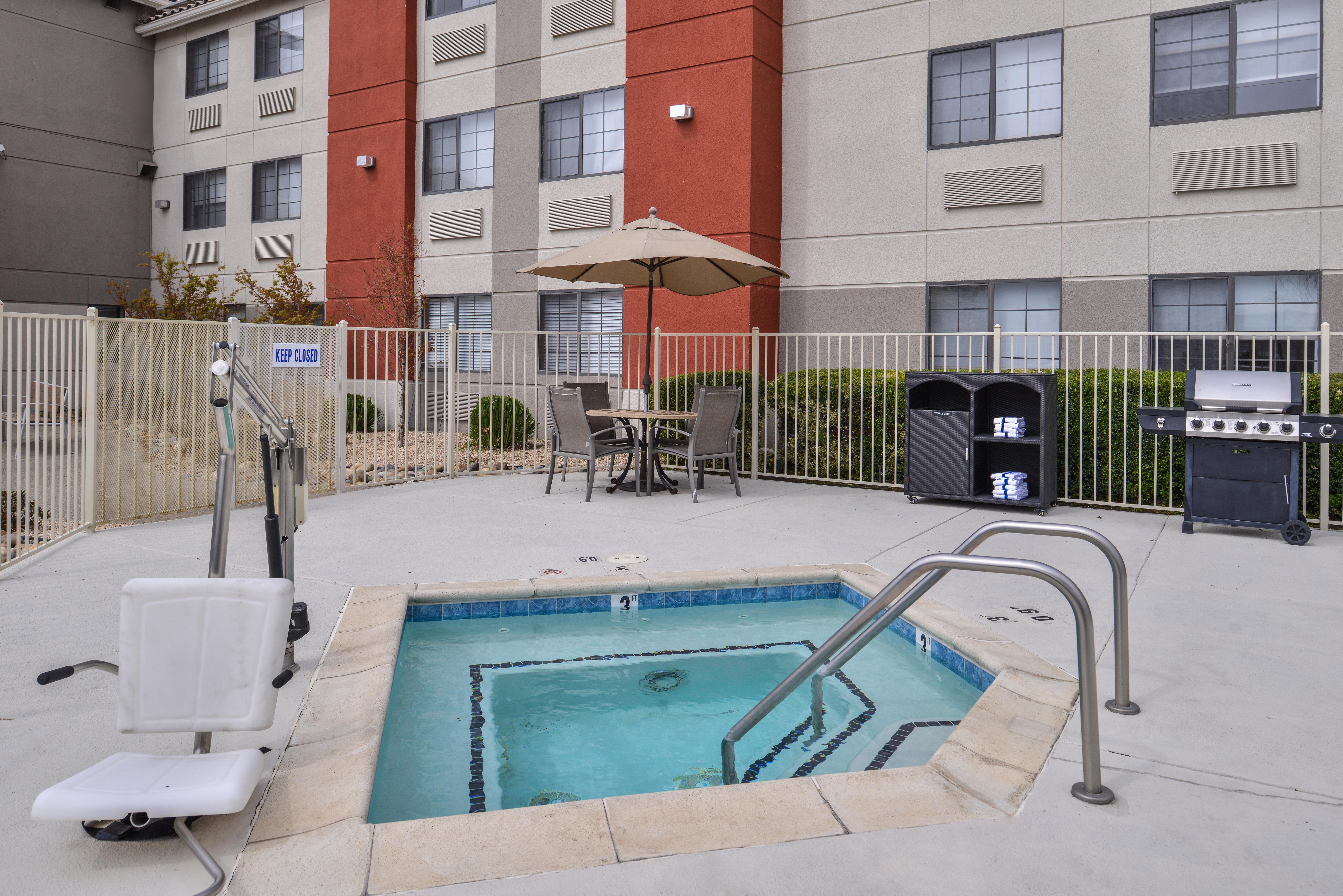 Holiday Inn Express Westley By Ihg Exterior foto